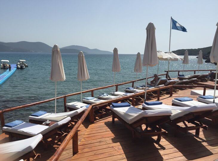 Almara Beach Club, Oblatno Beach Lustica Almara Beach Club on Oblatno Beach