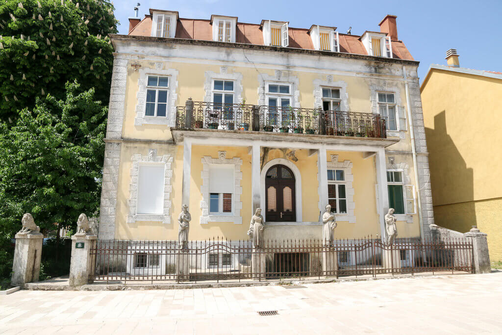 Djukanovic Palace, Cetinje, Montenegro. Visitor's Guide to the best of Cetinje and Montenegro.