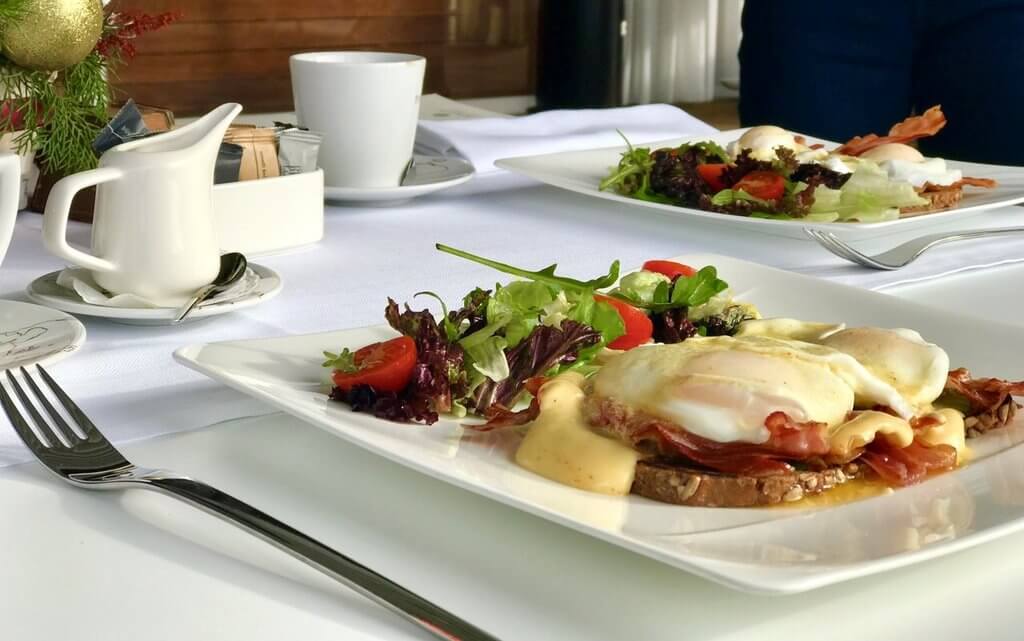 Dukley eggs benedict Dukley Beach Lounge, Budva, Montenegro