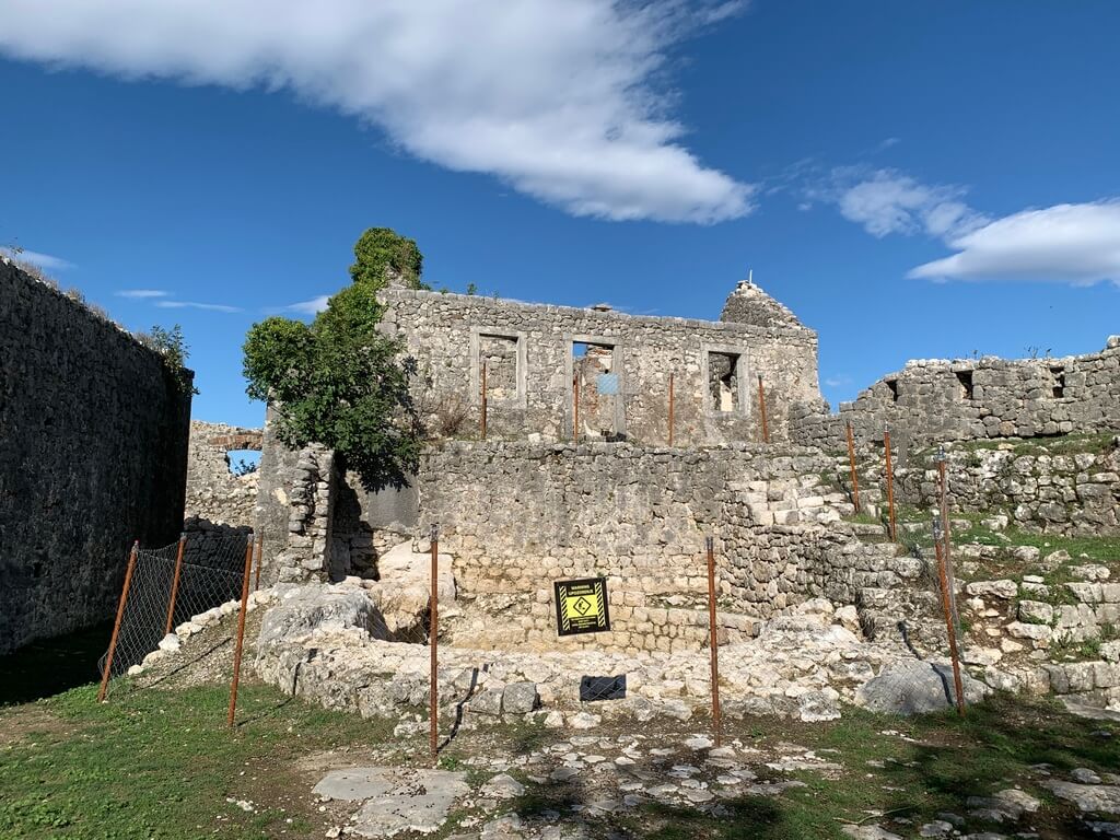 Discover the unique beauty and history of Montenegro’s medieval capital, Žabljak Crnojevića, just 20 minutes from Podgorica.